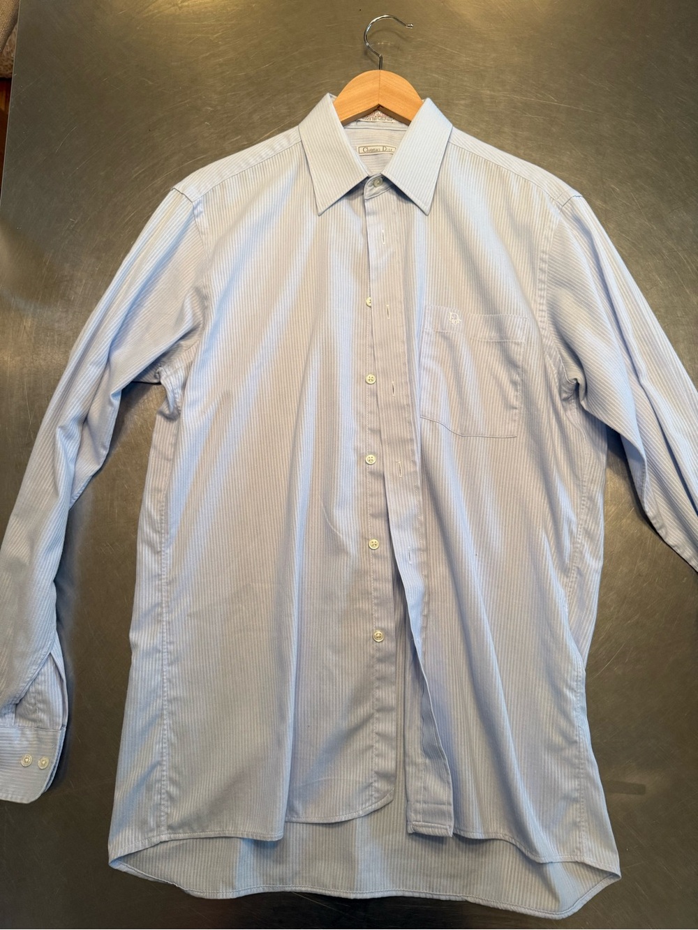 Vintage Christian Dior
Chemises Blue Stripe Dress Shirt 15.5 34-35 Logo